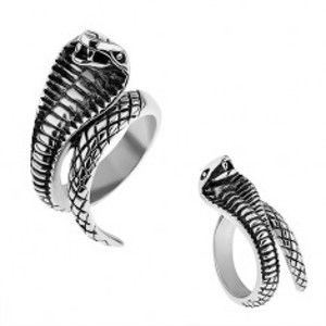 Šperky eshop - Oceľový prsteň striebornej farby, vypuklá patinovaná kobra T17.2 - Veľkosť: 69 mm