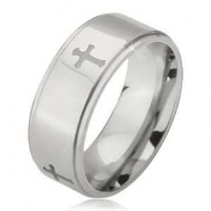 Šperky eshop - Oceľový prsteň striebornej farby, vyryté krížiky a znížené okraje, 6 mm K08.16 - Veľkosť: 52 mm