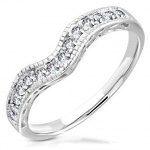 Šperky eshop - Oceľový prsteň v striebornom farebnom odtieni - zvlnená línia vykladaná zirkónmi C22.04 - Veľkosť: 54 mm