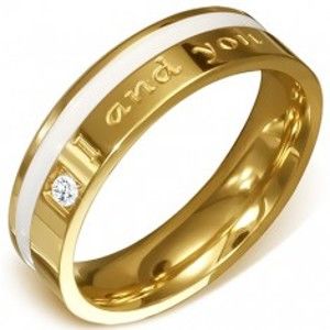Šperky eshop - Oceľový prsteň v zlatej farbe - číry kameň, biely pás a nápis "I and you" E8.8 - Veľkosť: 54 mm