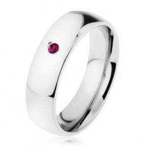 Šperky eshop - Oceľový prsteň, zrkadlový lesk, fialový zirkón, hladké ramená HH10.5 - Veľkosť: 52 mm