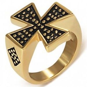 Šperky eshop - Pečatný prsteň z ocele zlatej farby - Maltézsky kríž K12.17 - Veľkosť: 53 mm