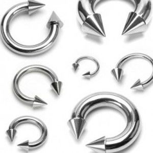 Šperky eshop - Piercing podkova s hrotmi basic, rôzne veľkosti E8.19 - Rozmer: 1,6 mm x 11 mm x 5x5 mm