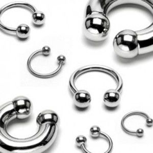Šperky eshop - Piercing z chirurgickej ocele - lesklá podkova s guličkami basic, rôzne veľkosti E3.18 - Rozmer: 1,2 mm x 10 mm x 3 mm