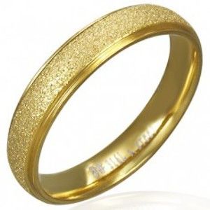 Šperky eshop - Pieskovaná obrúčka z ocele v zlatej farbe K18.5 - Veľkosť: 57 mm