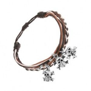 Šperky eshop - Pletený náramok, hnedé, čierne a biele motúziky, oceľové lebky s kosťami R21.12