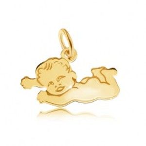 Šperky eshop - Plochý prívesok v žltom 14K zlate, lesklé nahé dieťatko ležiace na brušku GG29.16