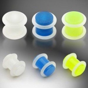 Šperky eshop - Plug do ucha UV žiarivý v tme, 2 O gumičky C4.18 - Hrúbka: 3 mm, Farba piercing: Modrá
