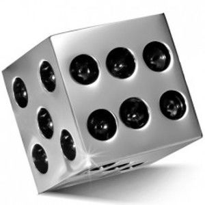 Šperky eshop - Prívesok z chirurgickej ocele - lesklá kocka striebornej farby, čierne bodky S11.29