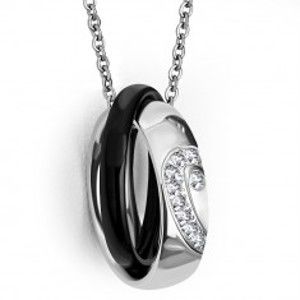 Šperky eshop - Prívesok z ocele - obrúčka s polovicou srdca a zirkónmi, čierny prsteň SP91.01