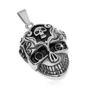 Šperky eshop - Prívesok z ocele 316L, strieborný odtieň, lebka s čiernymi zirkónovými očami G23.04