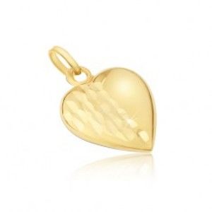 Šperky eshop - Prívesok zo žltého 14K zlata - pravidelné trojrozmerné srdce, ozdobné ryhy GG12.48
