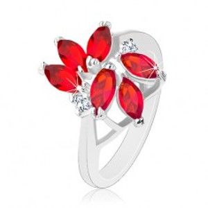 Šperky eshop - Prsteň s lesklými ramenami, brúsené červené zrniečka, okrúhle číre zirkóniky R33.13 - Veľkosť: 58 mm