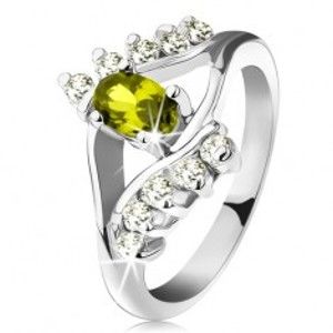 Šperky eshop - Prsteň s lesklými ramenami, ovál v zelenom odtieni, číra línia zo zirkónikov G12.01 - Veľkosť: 61 mm