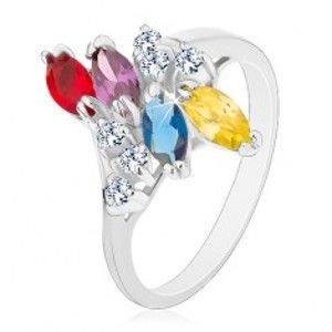 Šperky eshop - Prsteň s lesklými ramenami striebornej farby, farebné zrnká a číre zirkóniky S19.09 - Veľkosť: 55 mm