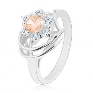 Šperky eshop - Prsteň s lesklými ramenami, zirkónový kvet v čírej a svetlooranžovej farbe G03.22 - Veľkosť: 50 mm