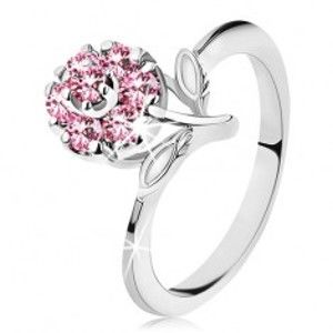 Šperky eshop - Prsteň s ligotavým zirkónovým kvietkom v ružovej farbe, úzke lesklé ramená G10.13 - Veľkosť: 56 mm