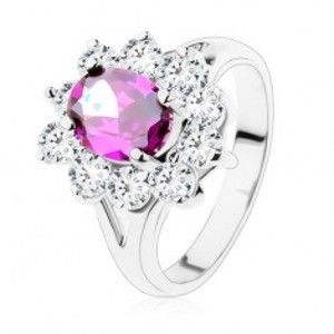 Šperky eshop - Prsteň s rozdelenými ramenami, fialový ovál s trblietavou zirkónovou obrubou V08.09 - Veľkosť: 48 mm