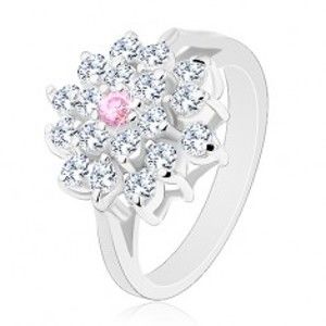 Šperky eshop - Prsteň s rozdelenými ramenami, veľký číry kvet s ružovým zirkónom v strede G06.10 - Veľkosť: 52 mm