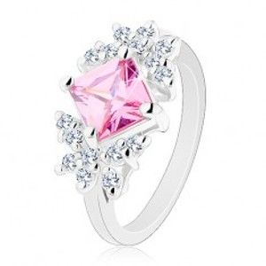 Šperky eshop - Prsteň striebornej farby, brúsený zirkónový štvorec ružovej farby, číre motýle V02.25 - Veľkosť: 50 mm