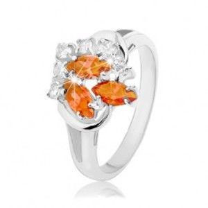 Šperky eshop - Prsteň striebornej farby, číre a oranžové zirkóny, lesklé oblúčiky R33.2 - Veľkosť: 54 mm