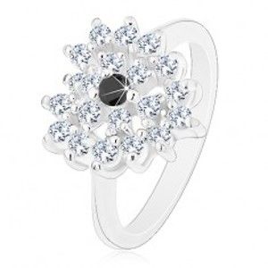 Šperky eshop - Prsteň striebornej farby, ligotavé číre zirkónové srdce, čierny stred R42.27 - Veľkosť: 53 mm