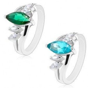 Šperky eshop - Prsteň striebornej farby, zvlnené ramená, ligotavé zirkónové zrnká R42.11 - Veľkosť: 51 mm, Farba: Smaragdová zelená