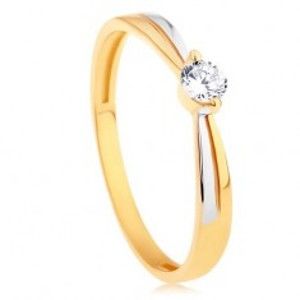 Šperky eshop - Prsteň v 14K zlate - dvojfarebné ramená, okrúhly žiarivý zirkón čírej farby GG190.01/09 - Veľkosť: 52 mm
