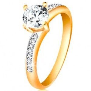 Šperky eshop - Prsteň v 14K zlate - žiarivý okrúhly zirkón čírej farby, zirkónové ramená GG196.25/31 - Veľkosť: 56 mm