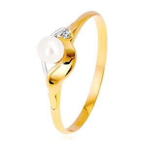 Šperky eshop - Prsteň v kombinovanom zlate 585 - zrkadlovolesklá vlnka, zirkón a perla GG38.11/17 - Veľkosť: 60 mm