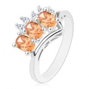 Šperky eshop - Prsteň v striebornej farbe, oranžové ovály a okrúhle číre zirkóniky S17.02 - Veľkosť: 57 mm