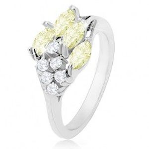 Šperky eshop - Prsteň v striebornom odtieni, ligotavé zirkóny čírej a svetlozelenej farby R31.14 - Veľkosť: 52 mm
