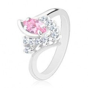 Šperky eshop - Prsteň v striebornom odtieni so zahnutými ramenami, ružovo-číre zirkóny G04.09 - Veľkosť: 57 mm