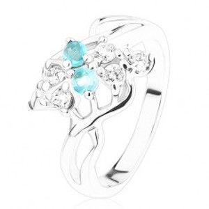 Šperky eshop - Prsteň v striebornom odtieni, zirkóny čírej a akvamarínovej farby, vlnky R41.3 - Veľkosť: 53 mm