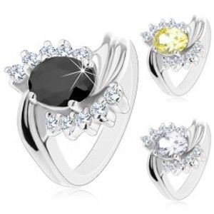 Šperky eshop - Prsteň v striebornom odtieni, zvlnené ramená so zárezom, zirkónový ovál R42.5 - Veľkosť: 49 mm, Farba: Čierna