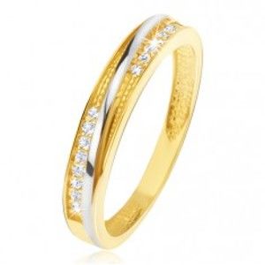 Šperky eshop - Prsteň v žltom 14K zlate - ozdobné trojuholníkové zárezy, zirkóny GG11.54 - Veľkosť: 51 mm