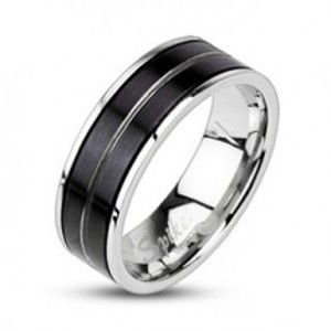 Šperky eshop - Prsteň z chirurgickej ocele - čierna farba, vygravírovaná línia K10.19 - Veľkosť: 64 mm