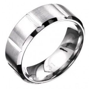 Šperky eshop - Prsteň z ocele - obrúčka s priečnymi zárezmi, matno-lesklý C26.10 - Veľkosť: 62 mm