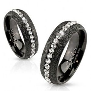 Šperky eshop - Prsteň z ocele 316L, čierny odtieň, trblietavé pieskovanie, zirkónový pás HH17.16 - Veľkosť: 50 mm