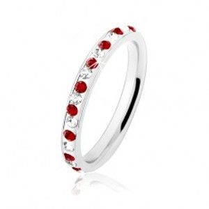 Šperky eshop - Prsteň z ocele 316L v striebornej farbe, tmavočervené a číre zirkóniky HH16.15 - Veľkosť: 59 mm