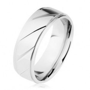 Šperky eshop - Prsteň z ocele 316L, vyvýšený pás zdobený šikmými zárezmi, strieborná farba HH11.4 - Veľkosť: 60 mm