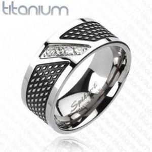 Šperky eshop - Prsteň z titánu - čierna a strieborná farba, zirkóny v diagonálnej línii K10.3 - Veľkosť: 59 mm