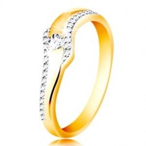 Šperky eshop - Prsteň zo 14K zlata - vlnka s čírym zirkónom a trblietavými líniami po stranách GG213.32/40 - Veľkosť: 51 mm