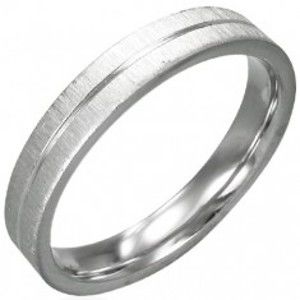 Šperky eshop - Saténový prsteň z ocele, lesklý stredový zárez J06.18 - Veľkosť: 62 mm