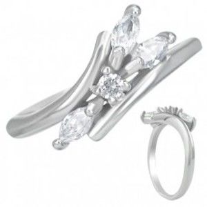 Šperky eshop - Snubný prsteň z ocele - číre zirkóny, tri slzičky  F6.5 - Veľkosť: 55 mm