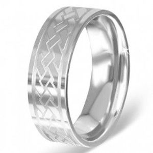 Šperky eshop - Striebristý prsteň z chirurgickej ocele s gravírovaným keltským uzlom B3.6 - Veľkosť: 65 mm