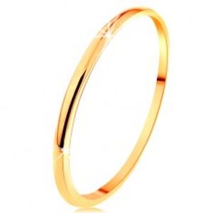 Šperky eshop - Tenká obrúčka v žltom 14K zlate, hladký a mierne vypuklý povrch GG155.05/11 - Veľkosť: 62 mm