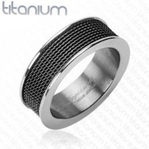 Šperky eshop - Titánový prsteň - čierna mriežka J1.7 - Veľkosť: 69 mm