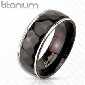 Šperky eshop - Titánový prsteň - vzor kosoštvorcov s oblými hranami K16.15 - Veľkosť: 70 mm