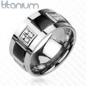 Šperky eshop - Titánový prsteň zdobený čírymi zirkónmi a čiernymi štvorcami K16.4 - Veľkosť: 59 mm